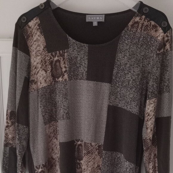 Laura 3/4 sleeves women's blouse is brown with a white/beige square design large - Picture 2 of 6